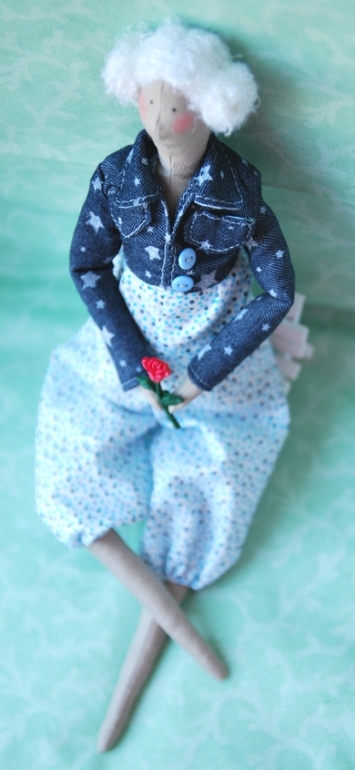 Тильда в джинсовой курточке