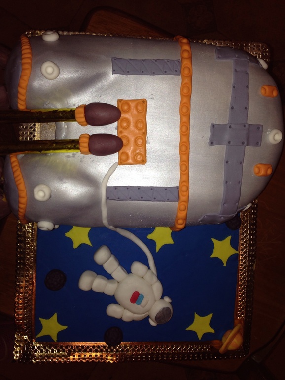 Какая то боеголовка получилась, вместо ракеты!