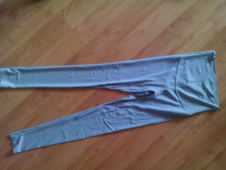 Одежду для будущих мам продам, р.42-44