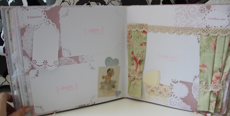 Готов первый альбом для близняшек Машеньки и Дашеньки.