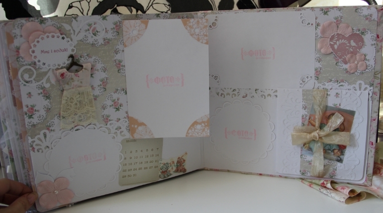 Готов первый альбом для близняшек Машеньки и Дашеньки.