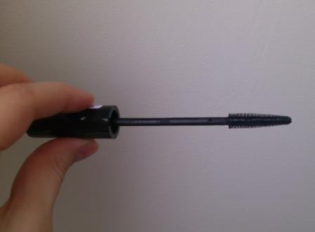 Дешевенькая тушь, ни грамма не хуже остальных!