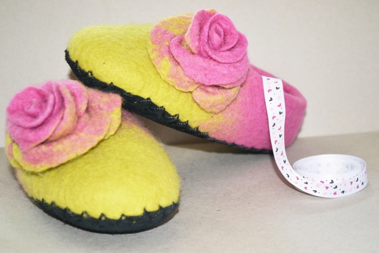 На валялось, на ваялось))