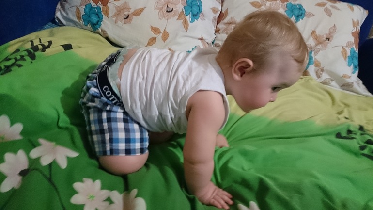 8 мес и 15 дней. Много фото под катом!)) МАМИН МУЖЧИНА!!!