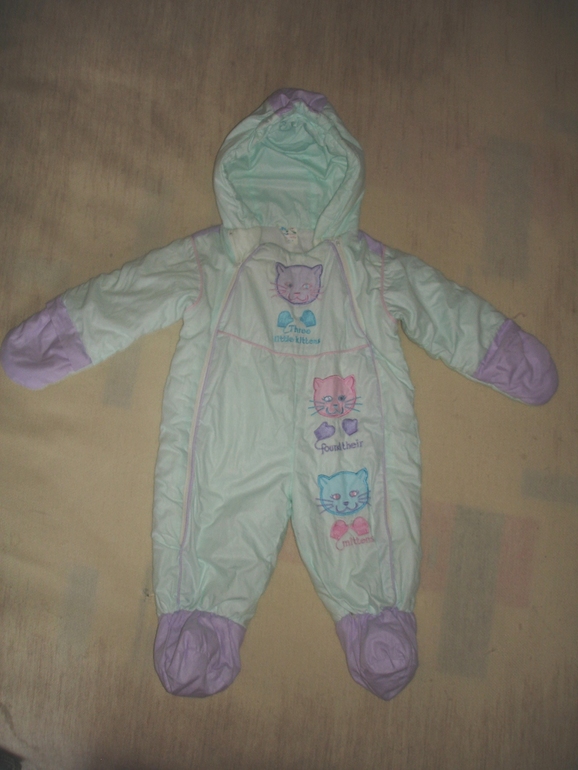 2 пакета д/д и д/м 0-3 мес., комбинезон д/д 6-9 мес., круг для купания роз., резиновые сапожки 25 и