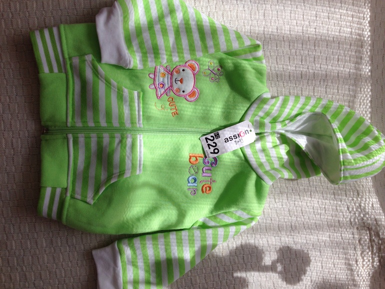 Костюм спортивный новый 9-12 мес. 450 руб