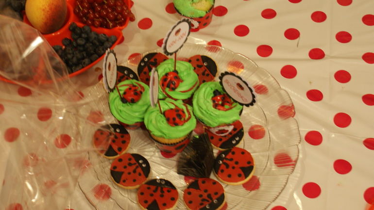 ПреКРАСНЫЙ праздник маленькой божьей коровки))