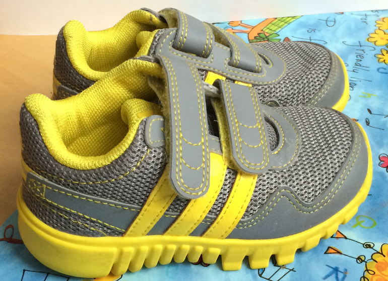 Кроссовки Adidas 23 размер 1000 руб