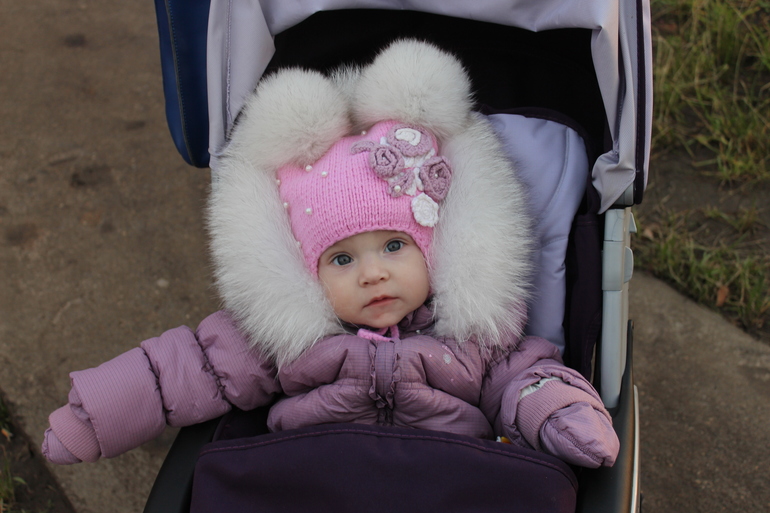 ДАЯНА И МИЛАНА ВЫШЛИ НА ПРОГУЛКУ.05.11.2013