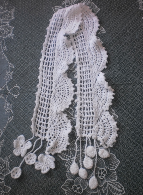 Шапочки и шарфики.