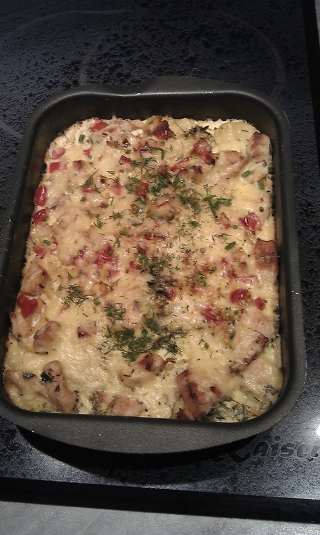 готовлю основые блюда. Запеканка картофельная с курицей и грибами