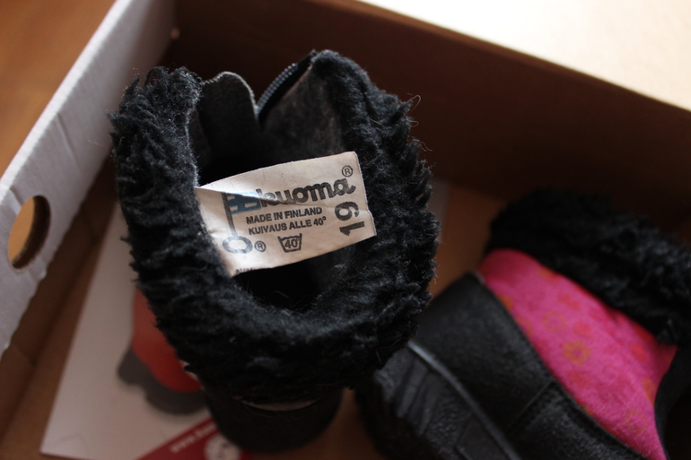 На девочку и мальчика от 18 д0 22 р-ра. Б\у и есть новые.Обновила 15.04.