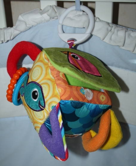 Развивающие игрушки Lamaze, PlayGro, Skip Hop, Tiny Love; и другие аксессуары для ваших малышей