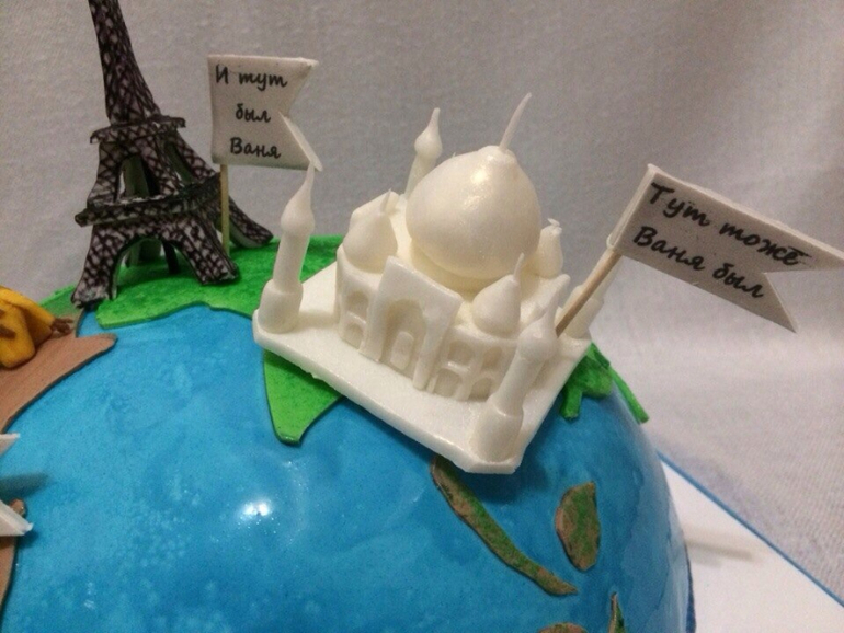 Эйфелева, Тадж Махал, Статуя свободы, и живность африканская.