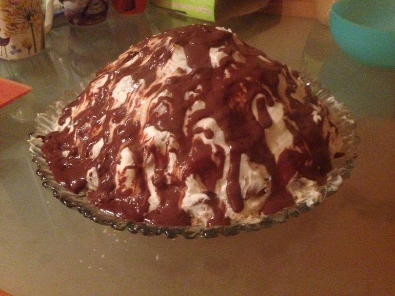 Санчо-панчо))) испекла первый раз торт))))