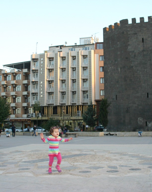 Певица :)