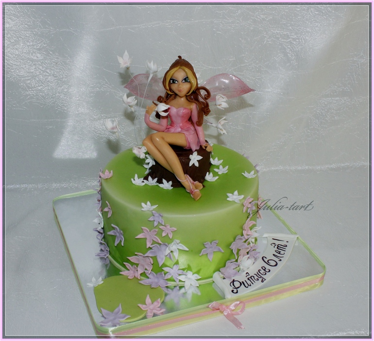 Торт с феечкой Винкс ..