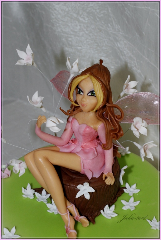 Торт с феечкой Винкс ..