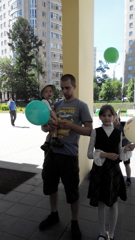 урааа каникулы и немного мишки на даче)