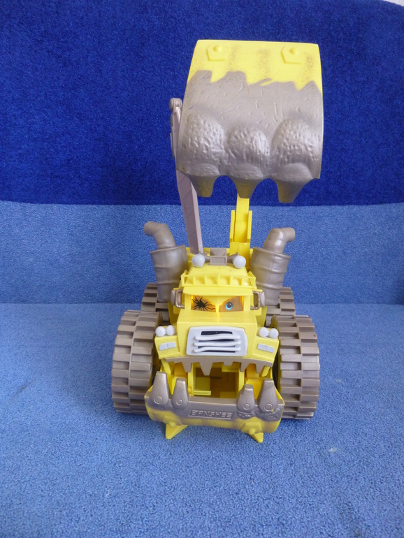 И так встречайте Screaming Banshee Tractor Diecast Car Eating M2281 (Disney Pixar Cars 2)