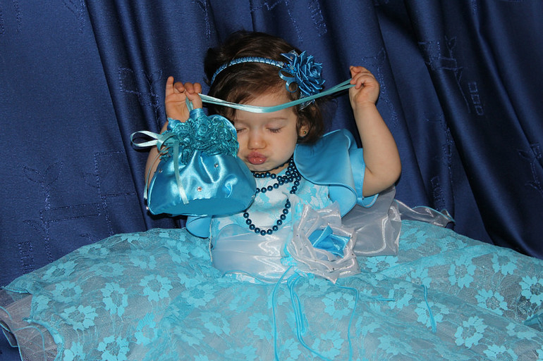 Продаю шикарное платье + болеро + сумочка + шляпка= 2500р.