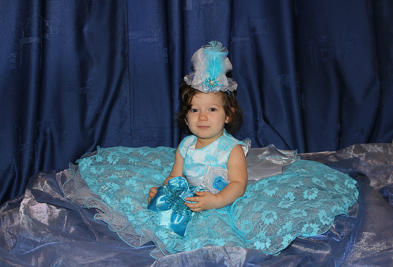 Продаю шикарное платье + болеро + сумочка + шляпка= 2500р.