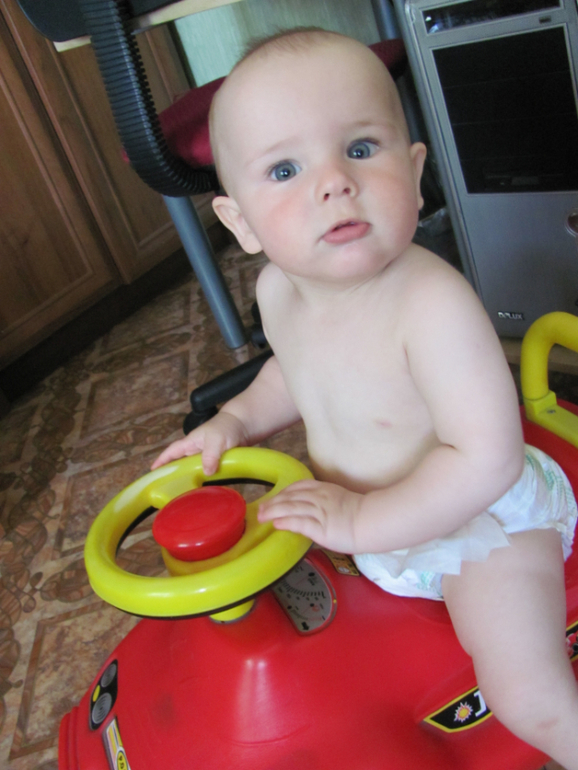 Двойнецам 10 месяцев и 1 день