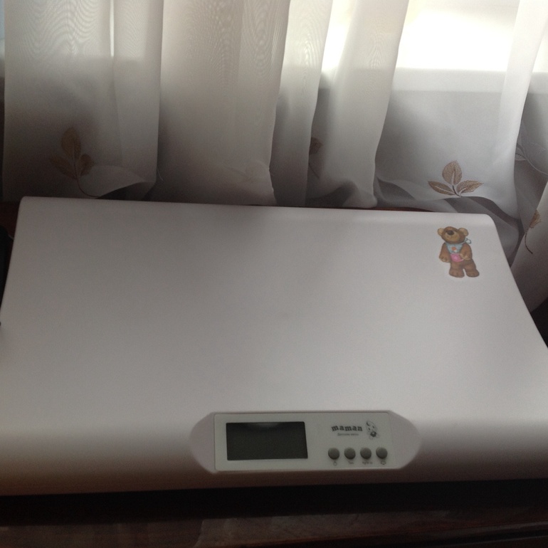 Весы Maman SBBC212 в идеальном состоянии. Внимание снизила цену!!!