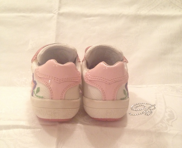 Кроссовки для девочки размер 20-22-...