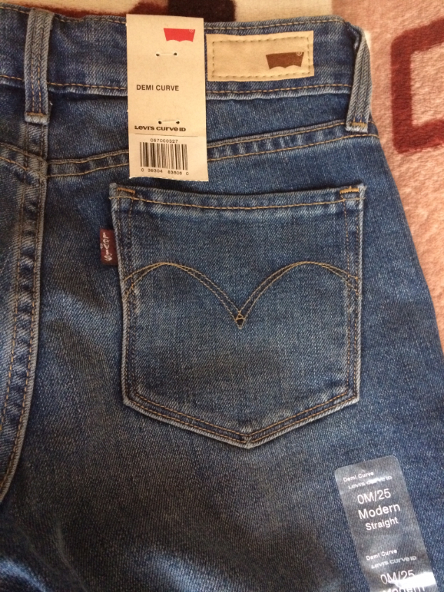 Levis новые Demi straight джинсы левайс размер 25 длина 32 черные и синие