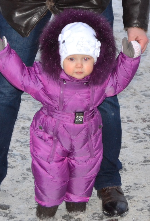 Продадим в конце марта!!!Комбинезон Борелли 12мес!!!! состояние отличное!!! 2500 тыс.