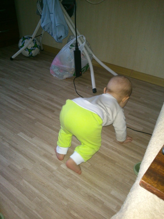 второй зуб вылез.