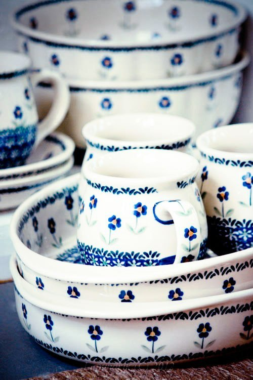 Посуда синица. Синяя птица Болеславская керамика. Болеславская керамика птица синица. Польская керамика птица синица. Болеславская посуда.