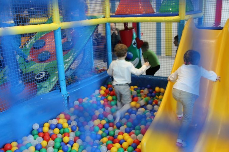 Артему 5 лет,наш день рождения