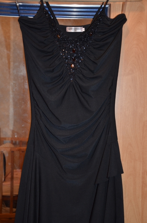 Обмен Вещи б/у размер 40-42, одно платье на 44 размер