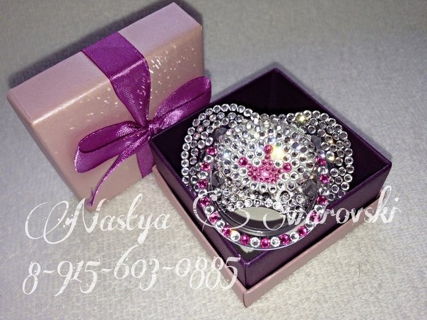 ИНКРУСТИРУЮ ПУСТЫШЕЧКИ СТРАЗАМИ SWAROVSKI :)