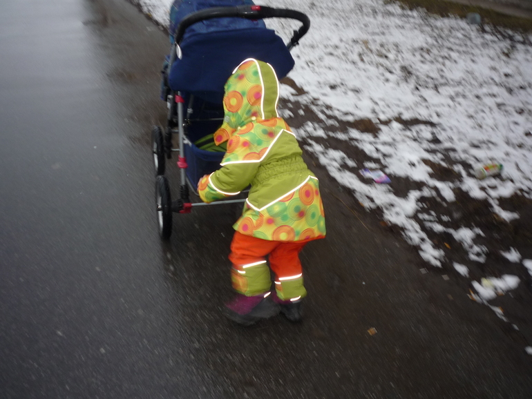 Мои первыя детские курточка,полукомбез и шапуля :)