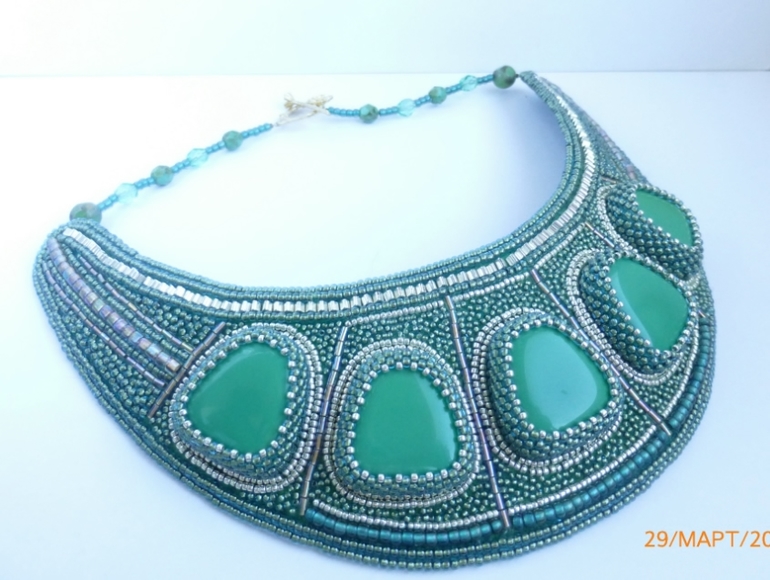 Бисерное колье