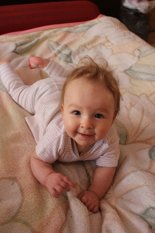 Ангелинке пять месяцев.