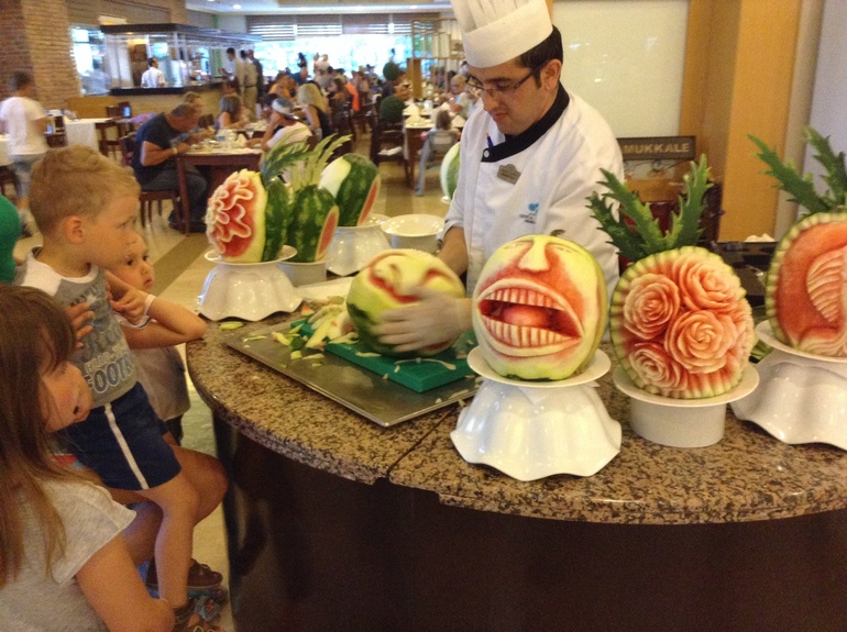 9a98aad46cdafbdcdb600ac695a8ac9f.jpg