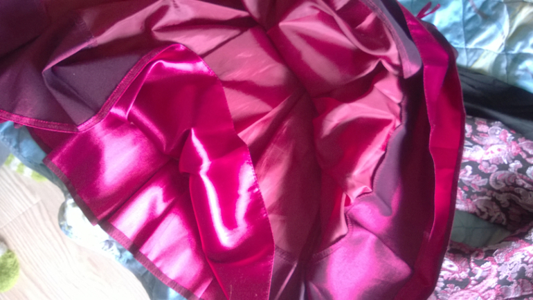 Костюмы, брюки, платья