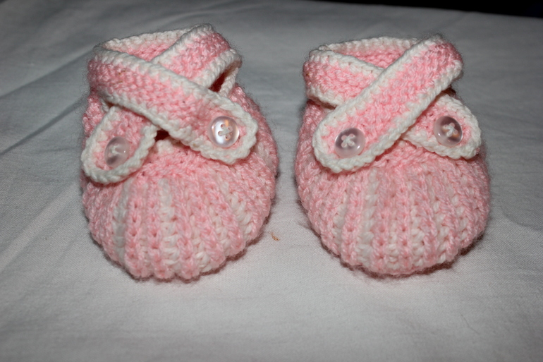 Вяжу пинетки на продажу.