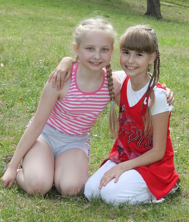 Парк 02.07.14г. Девчонки зажигают. Лучшие подружки))