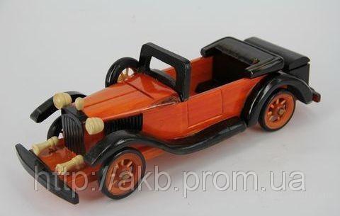Деревянная модель автомобиля