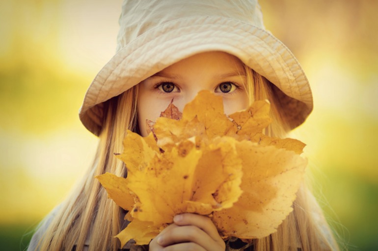 Еще не много осенних фоточек с маленькими куколками))