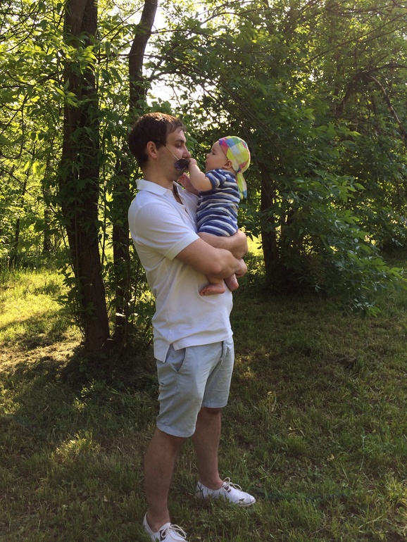 Почему мы раньше не ходили с утра в парк? Тут так хорошоооо и никого нет )