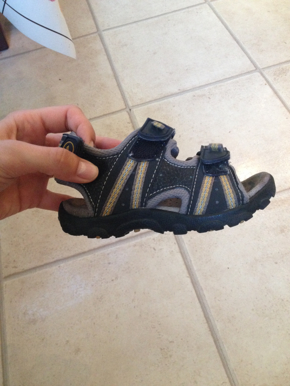 Сандали GEOX 25 размер (8,5 UK) 1000р.